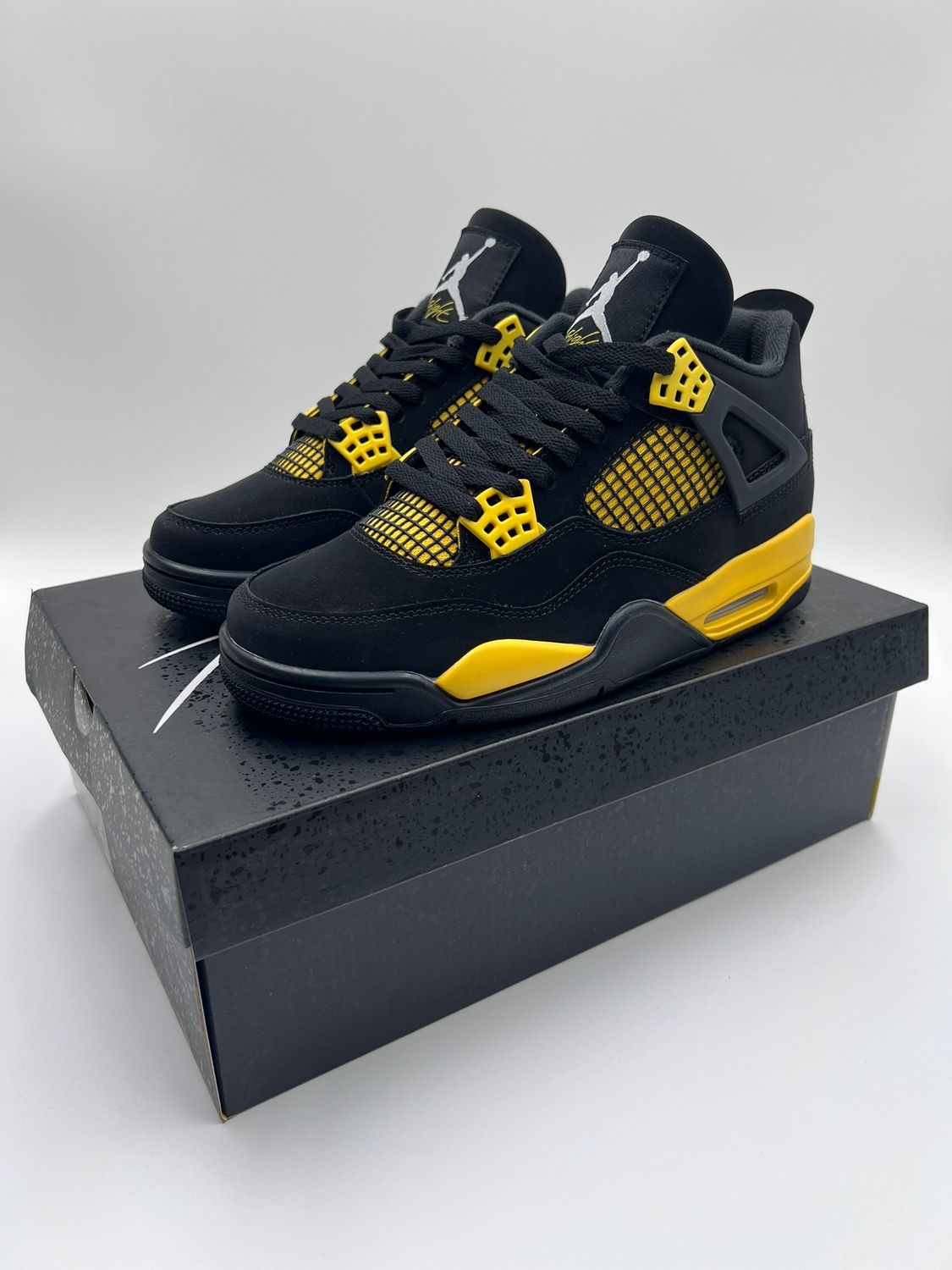 Air Jordan 4 Retro Yellow Thunder
