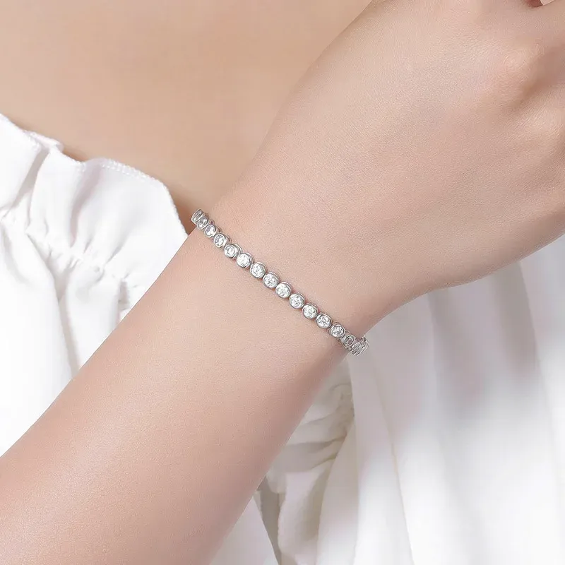 Tennis bracelet