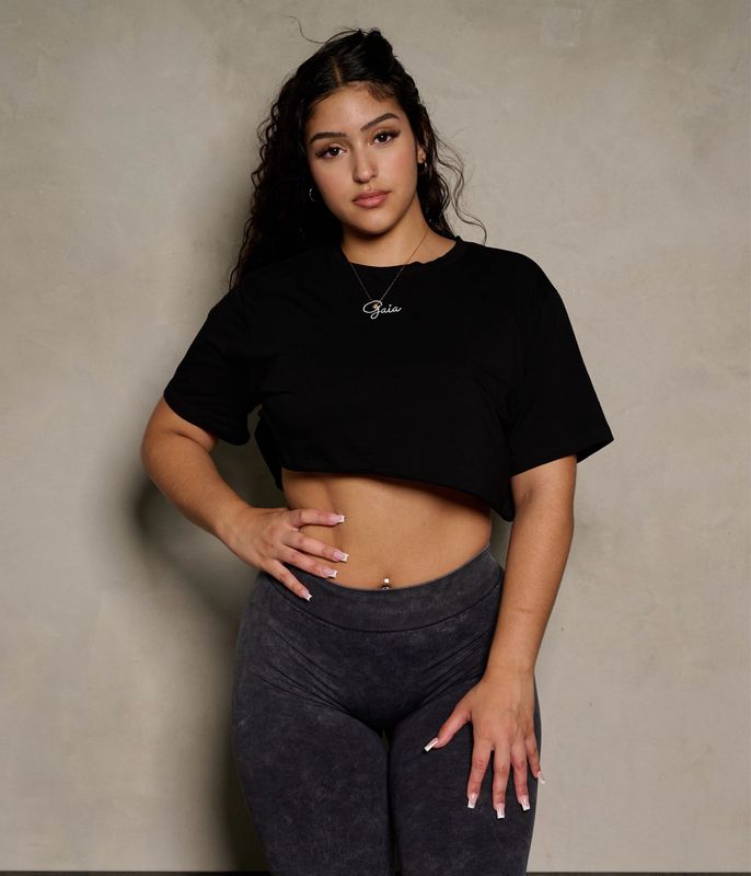 BLACK GAIA CROP TEE
