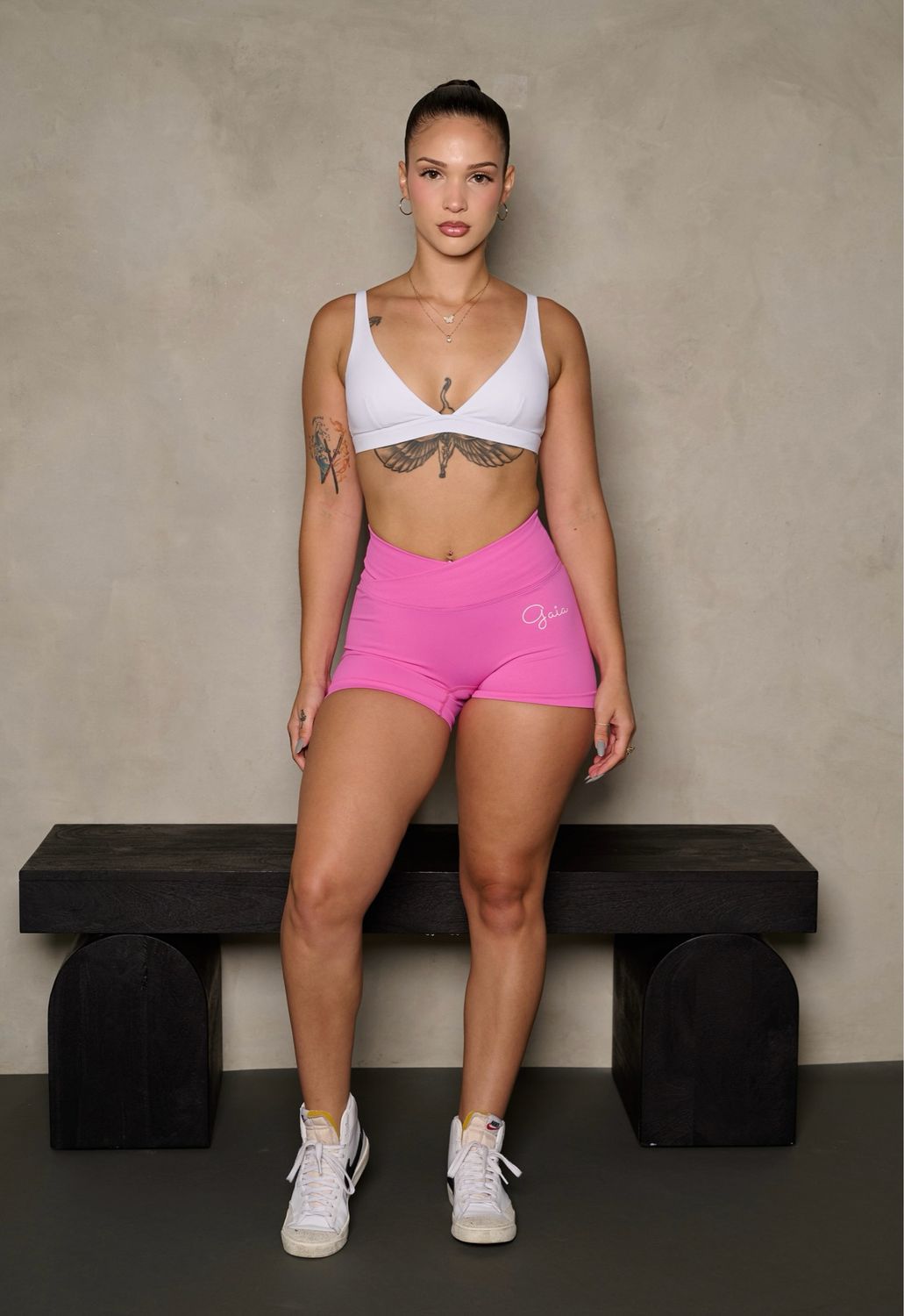 PINK V-WAIST SHORTS