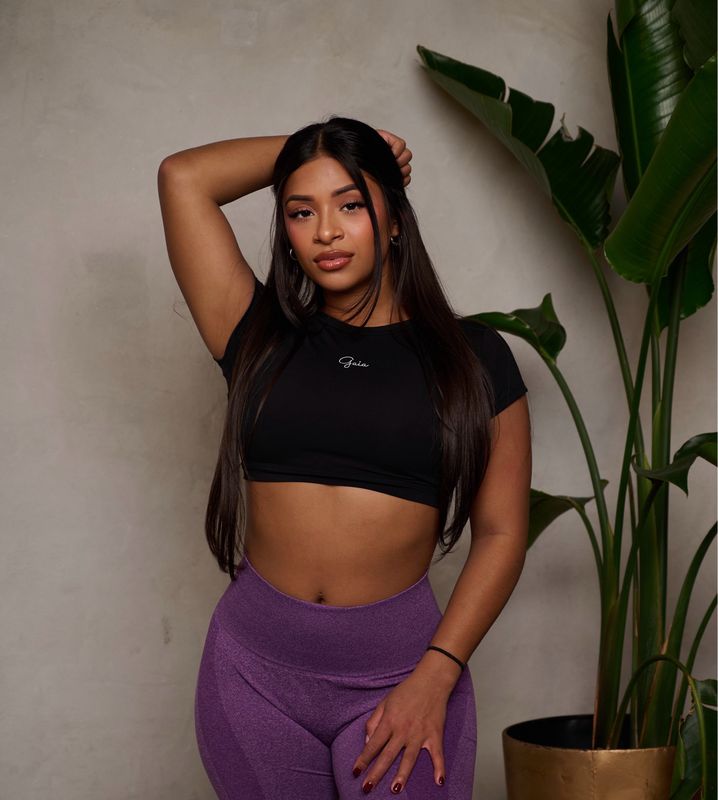 BLACK OPEN BACK CROP TOP