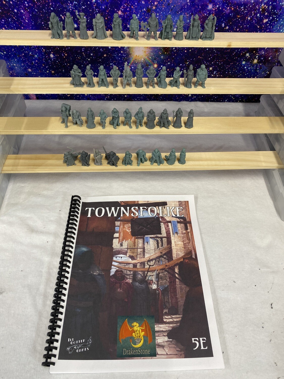 Townsfolke 5E Book + 42 figures