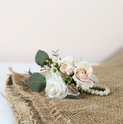 Prom: Wrist Corsage 00216