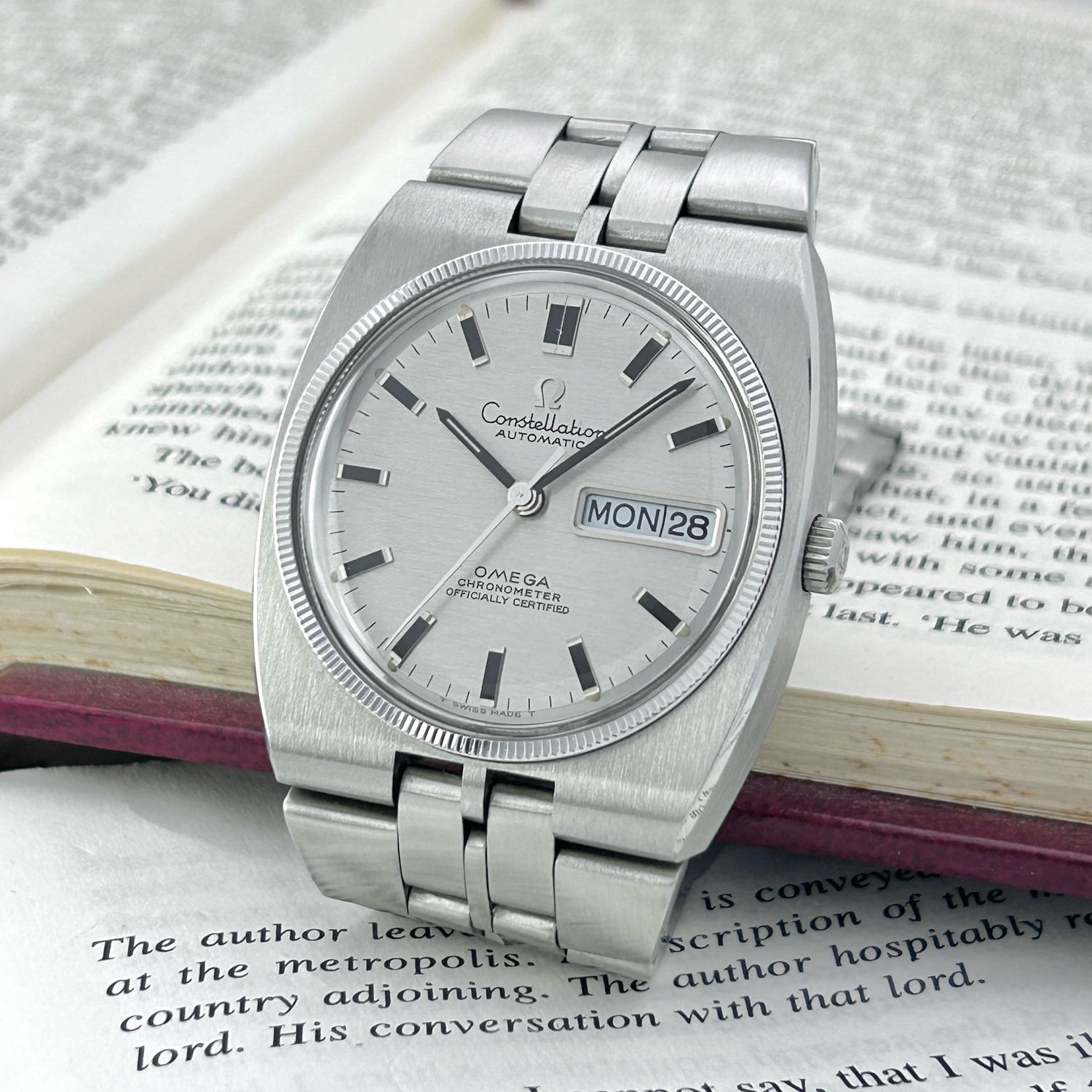 Omega Constellation Jumbo 18k-W.Gold Bezel Ref.168.045-368.845 Cal.751 36.0mm 1969