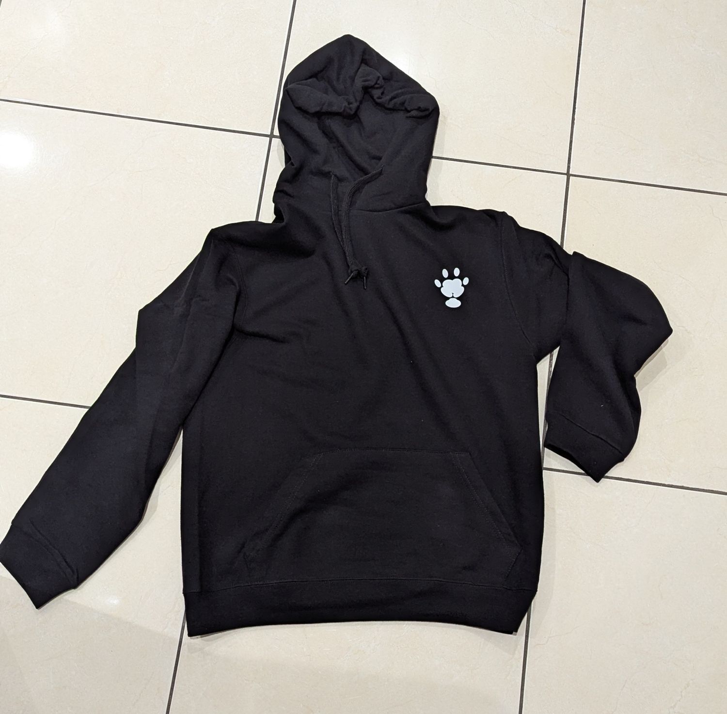 Soft paw hoodie black and white