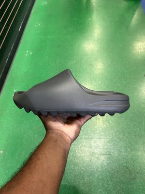 Yeezy Slide Dark Onyx