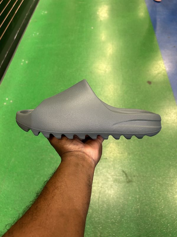 Yeezy Slide Slate Grey