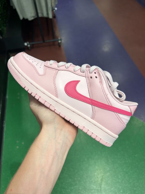 Nike Dunk Low Triple pink