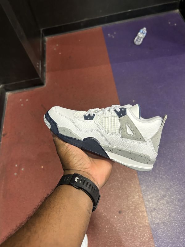 Jordan 4 Midnight Navy