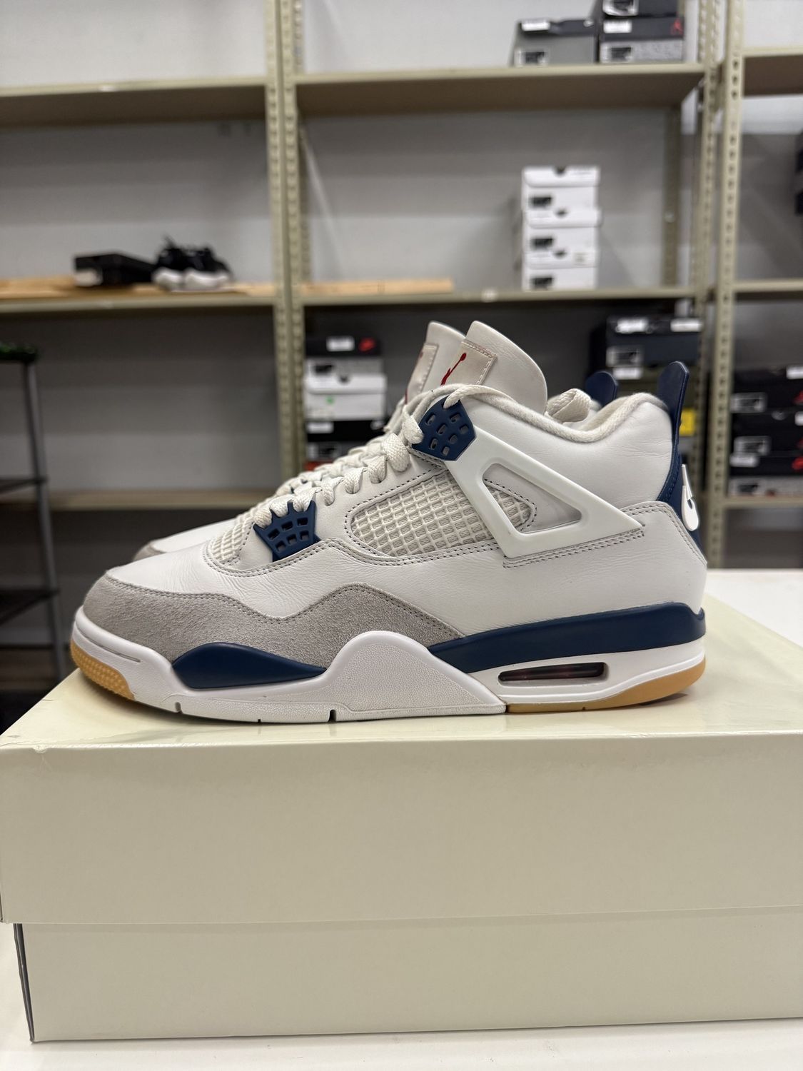 Jordan 4 Retro SB Navy, Size: 9.5M(USED)