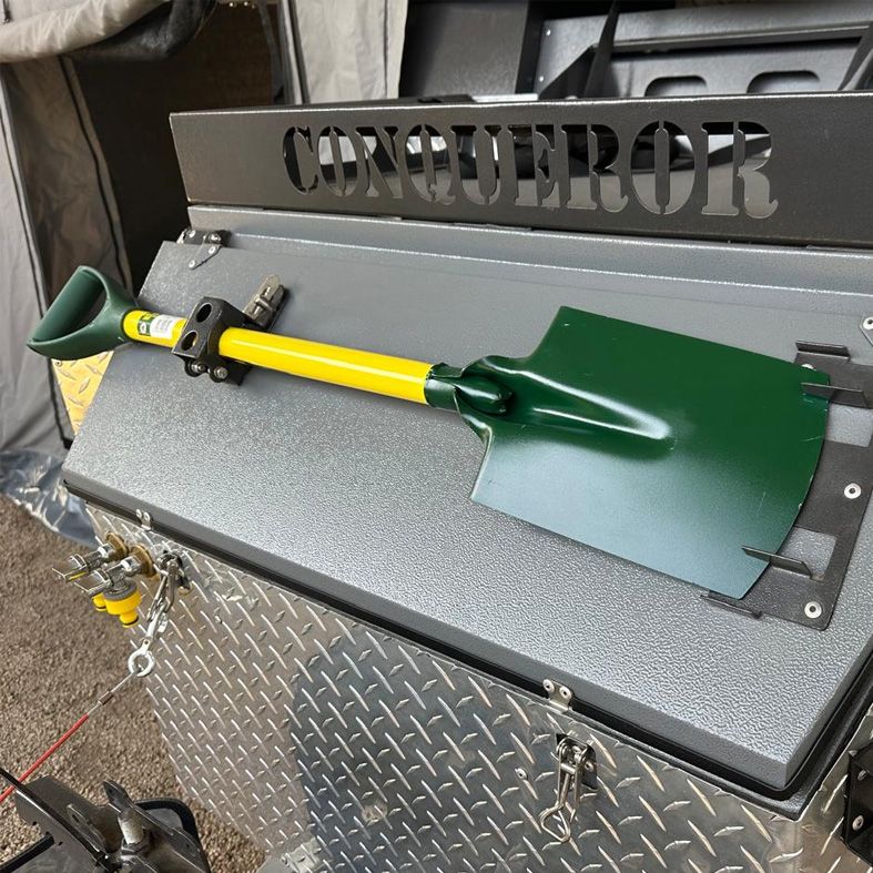 Spade Bracket
