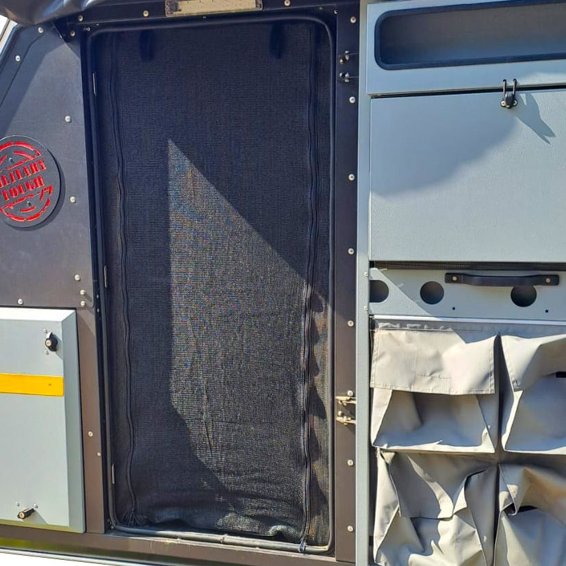 Commander Moz Door Set