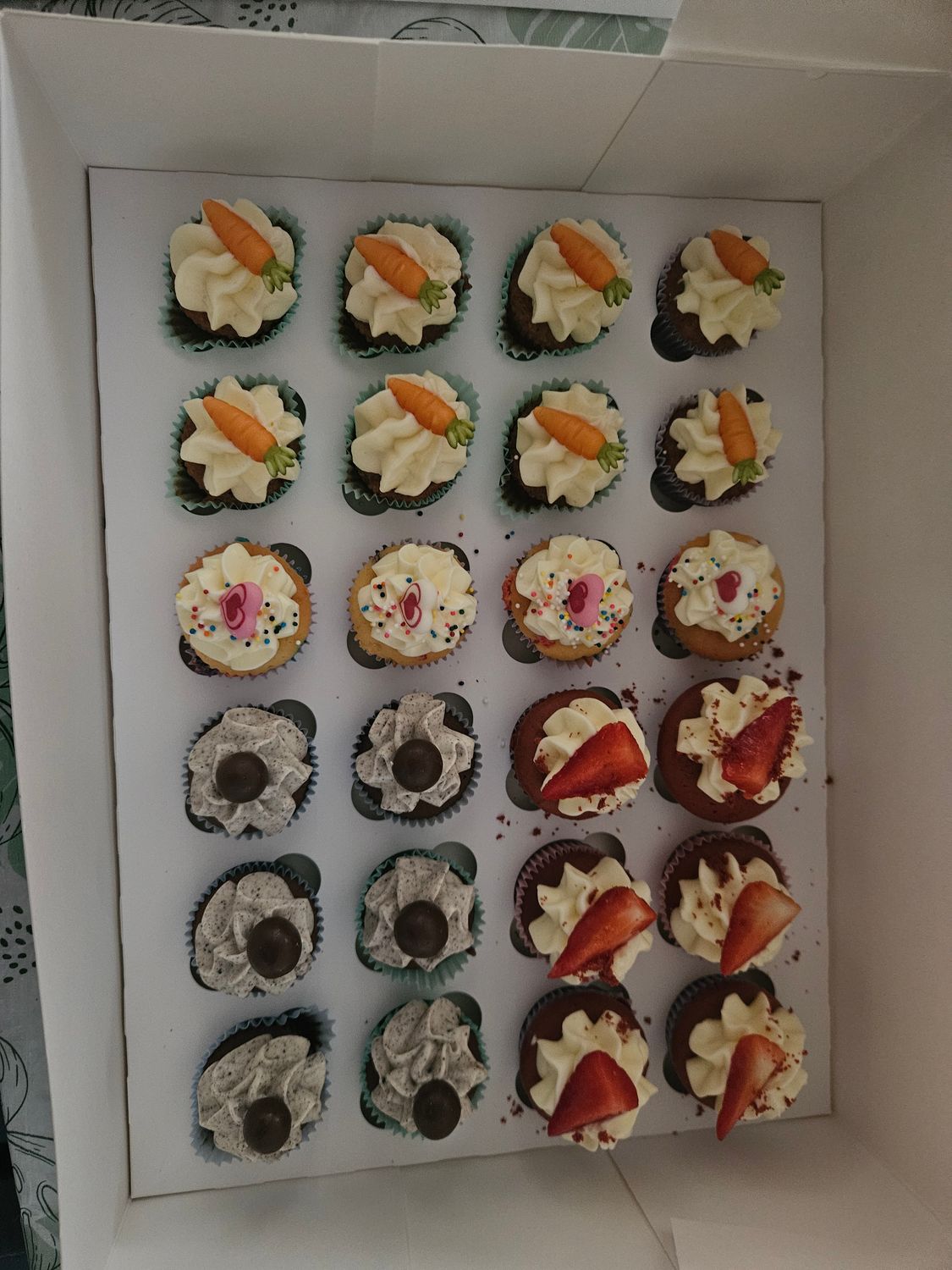Mini cupcakes (per 12 of 24 te bestellen)