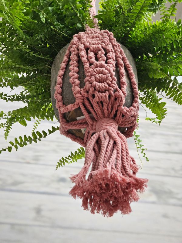 Rusztikus makramé virágtartó - Old Pink