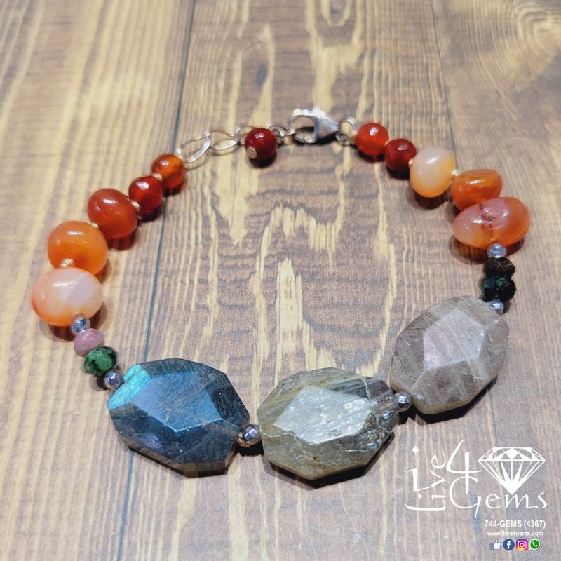 Labradorite and Carnelian Bracelet