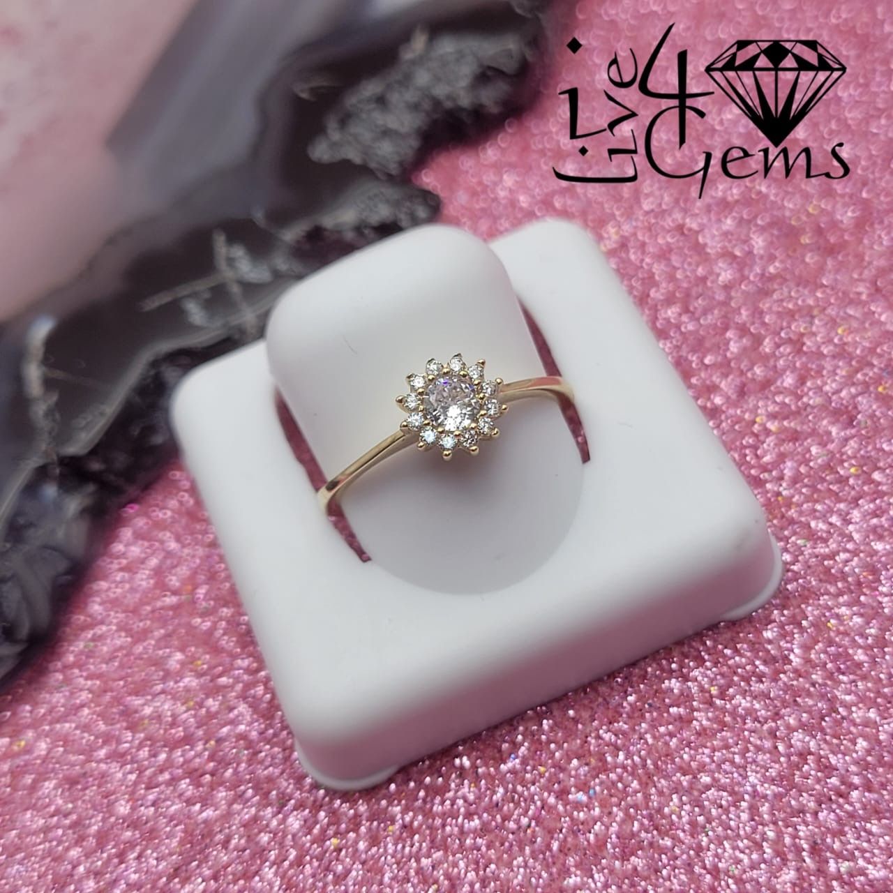10kty Round Cz Flower Halo Low Ring