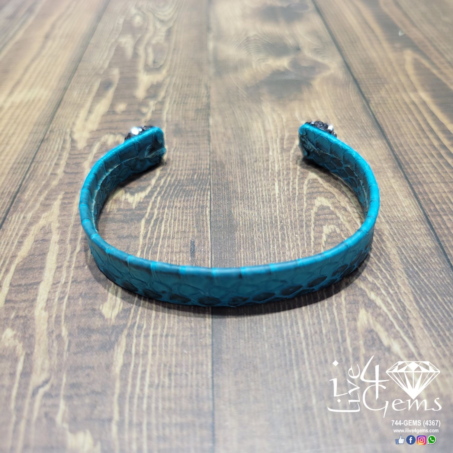 Faux Snake Skin Flexible Bangle/Pearl Blue, Style: 1