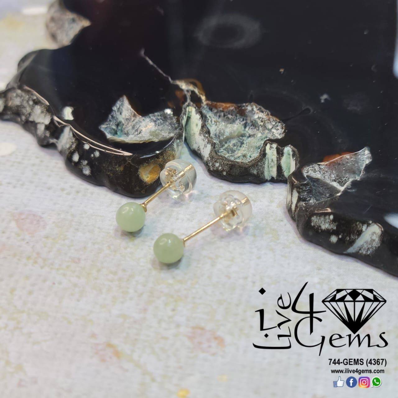 14kt Gold Light Green 4mm Jade Stud