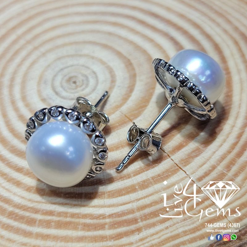 Pearl Halo 8.5mm Stud