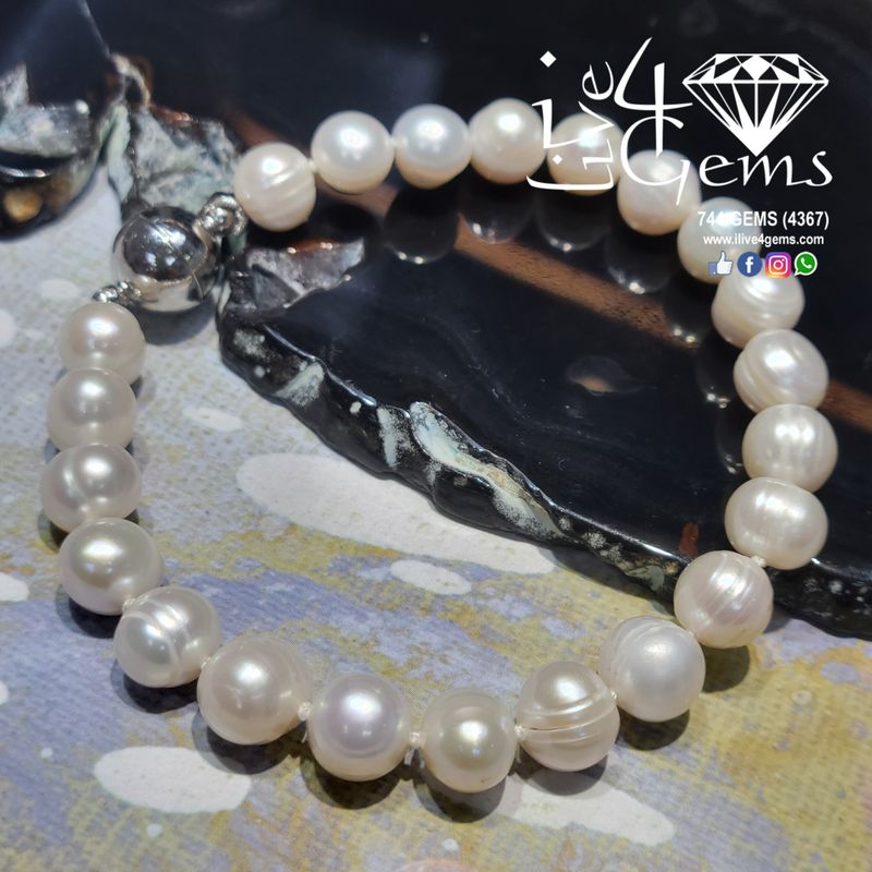 White Pearl Bracelet w Magnetic Clasp