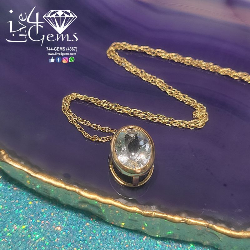 14kt Aquamarine 8x6mm Pendant and Chain
