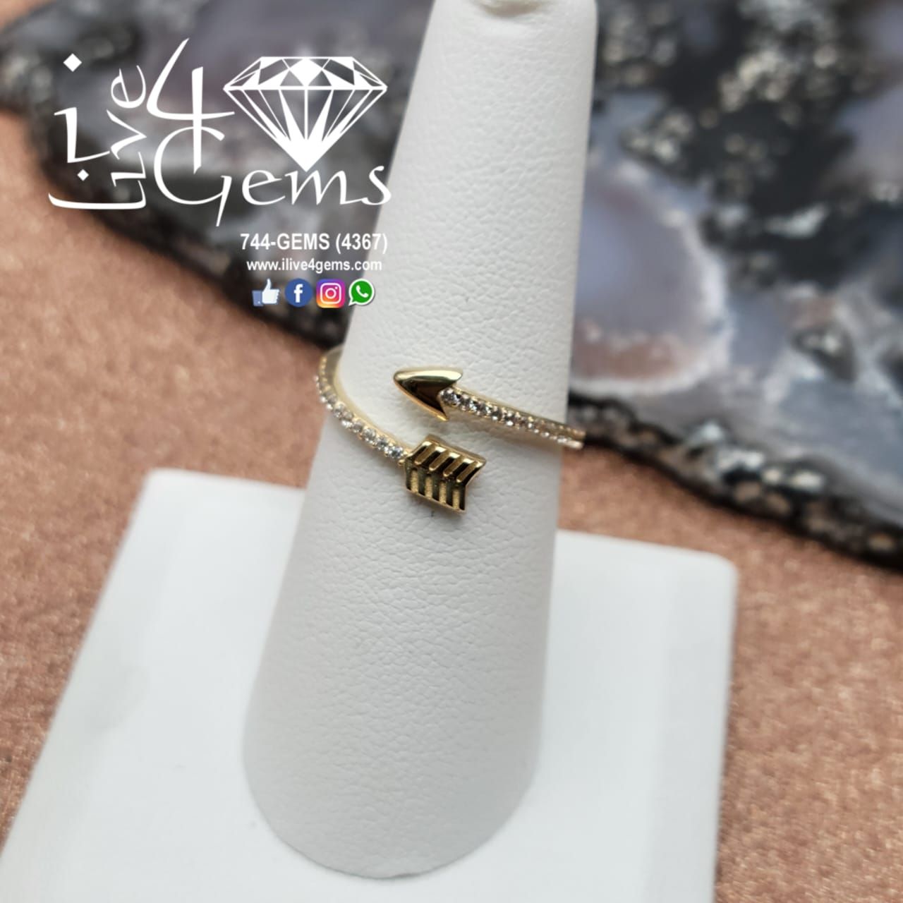 10kty Wrap Arrow Ring