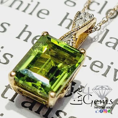 August Birthstone : Peridot