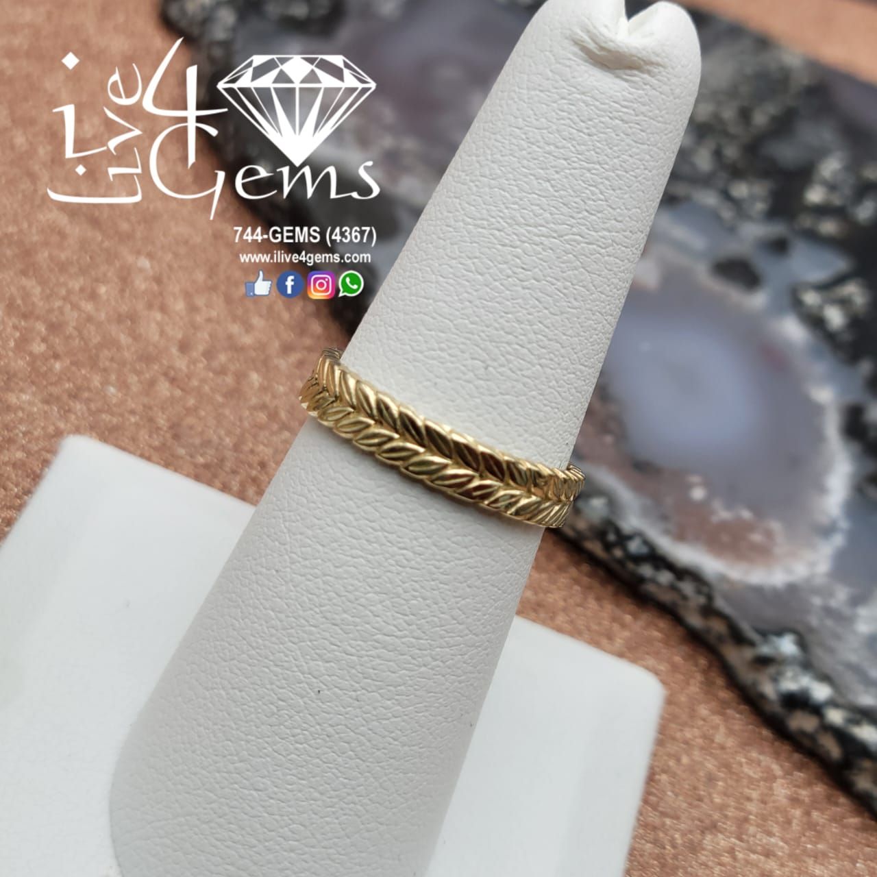 10kt Leaf Vine Pattern Ring