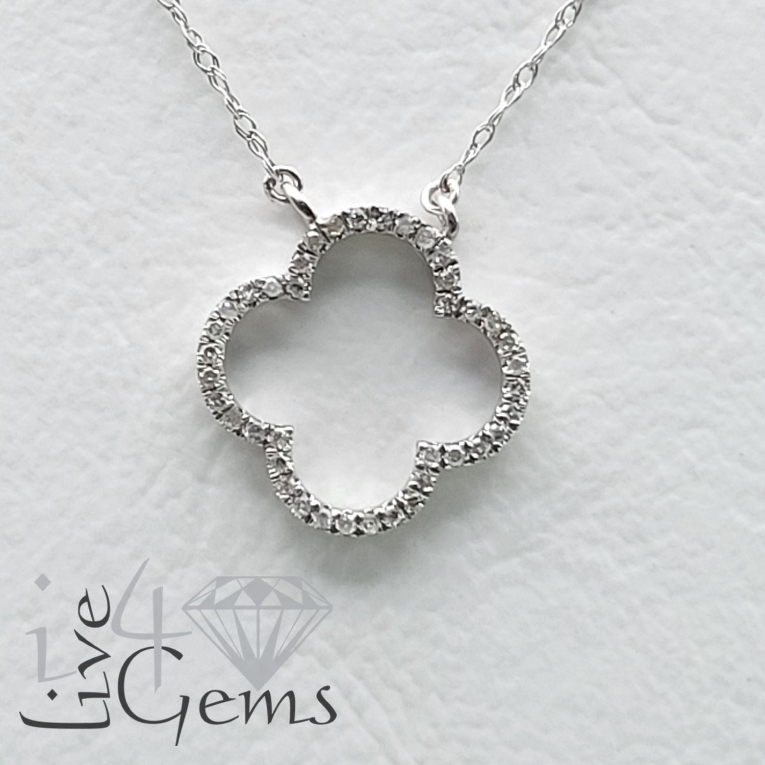 1/10ctw Dia 10ktw Clover Necklace