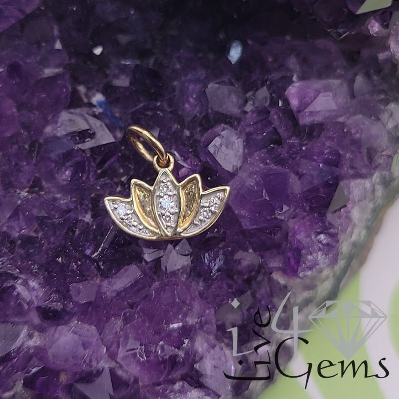 10kt 0.033ctw Dia Lotus Flower Pendant