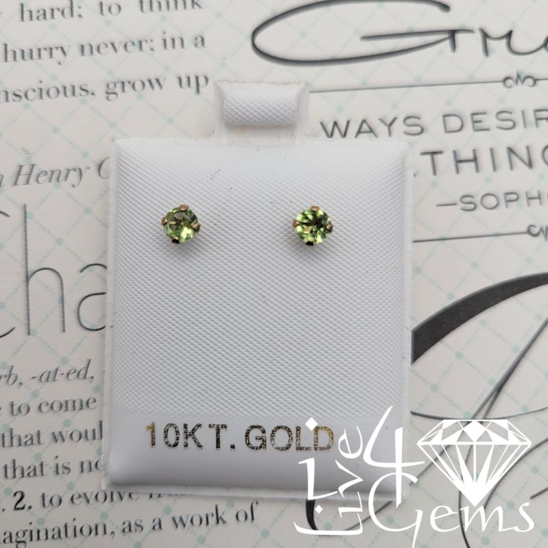 10kt Peridot 4mm 1.80ct Stud
