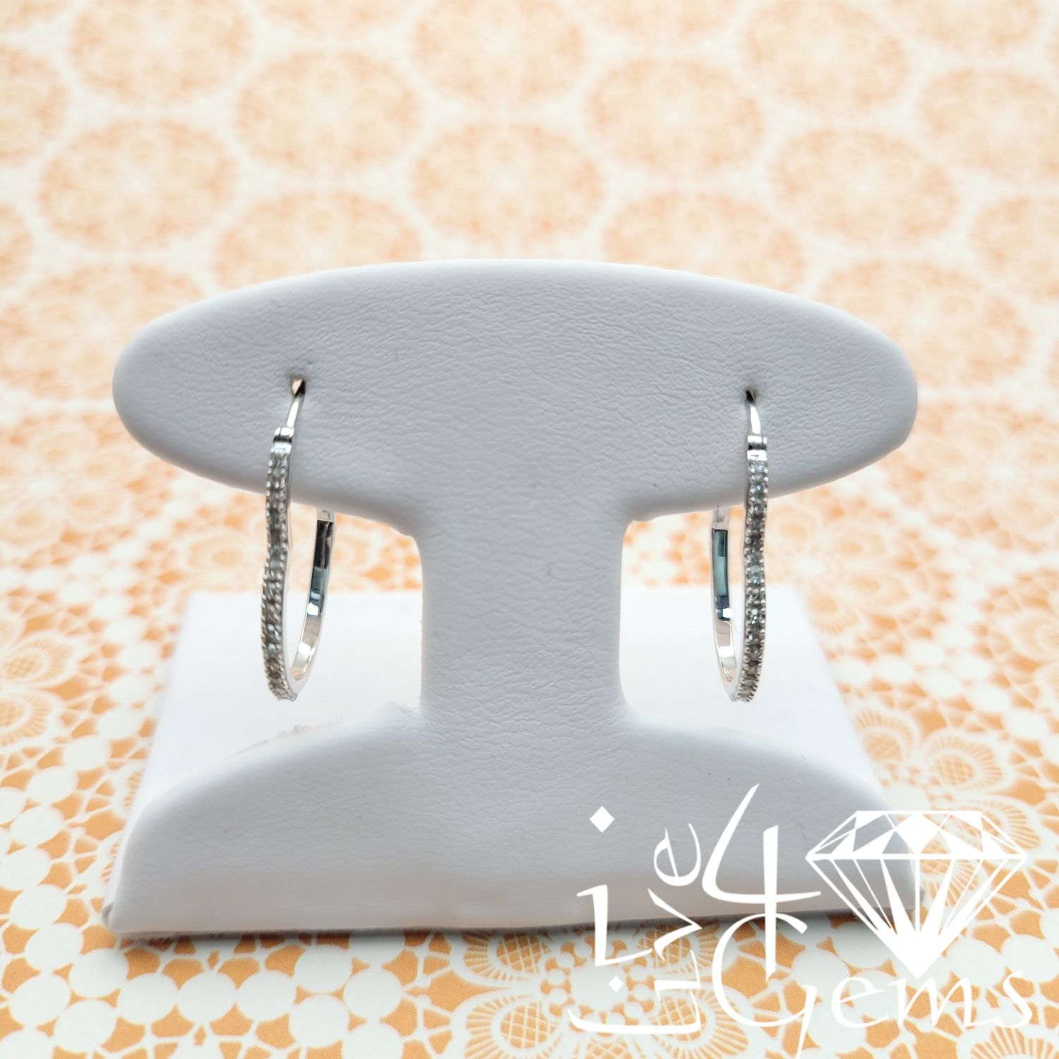10kt 1/8ctw Dia Heart Hoop