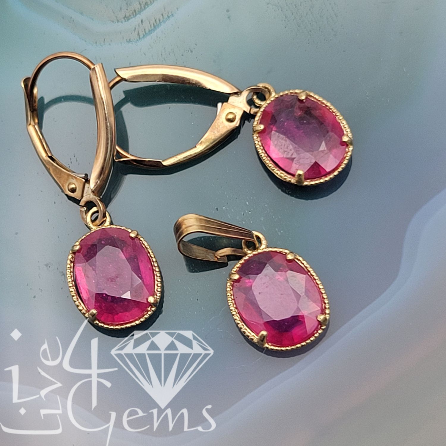 14kt Ruby 9x7mm 4ct Oval Earring and Pendant Set