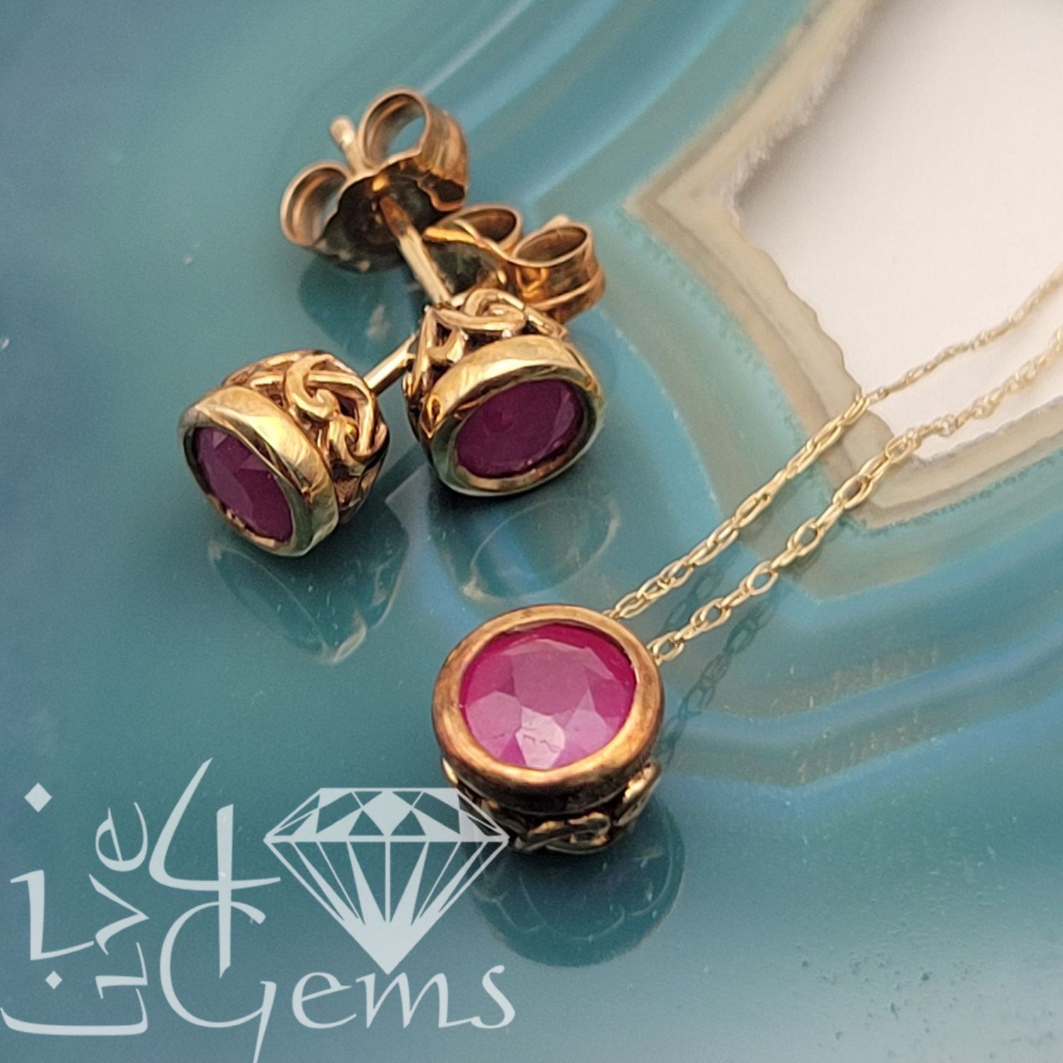 10kty 4mm Rd Ruby Earring/ Pendant Chain Set