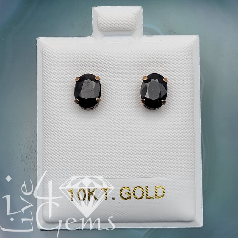 10kty Black Onyx Studs