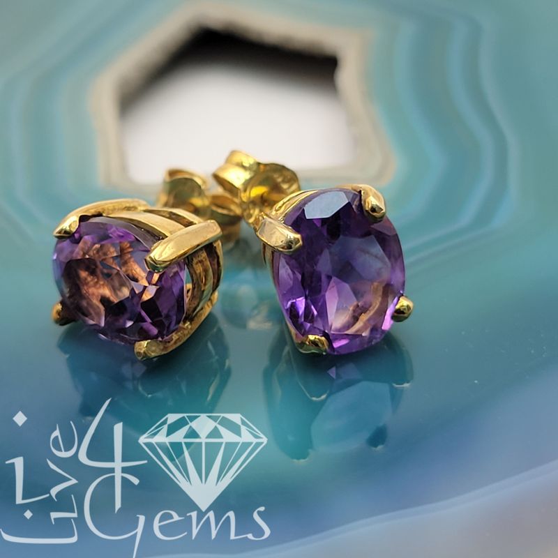 10kty 10x7mm Amethyst Stud