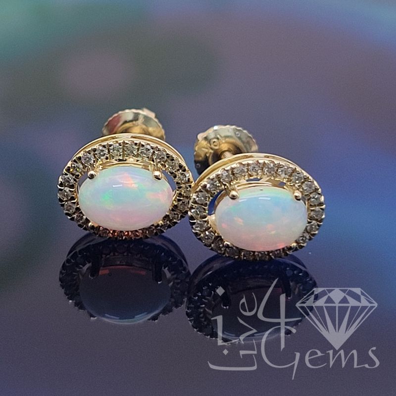 10kty 0.15ctw Dia Halo Opal Stud