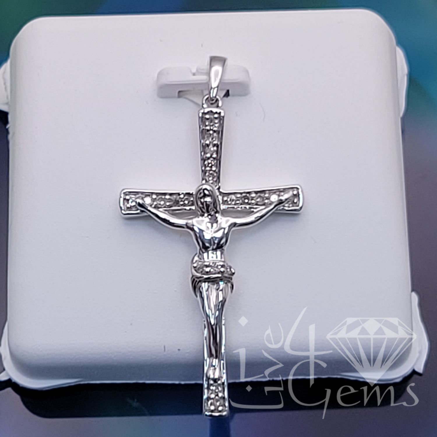 Silver 1/10ctw Dia Crucifix Pendant