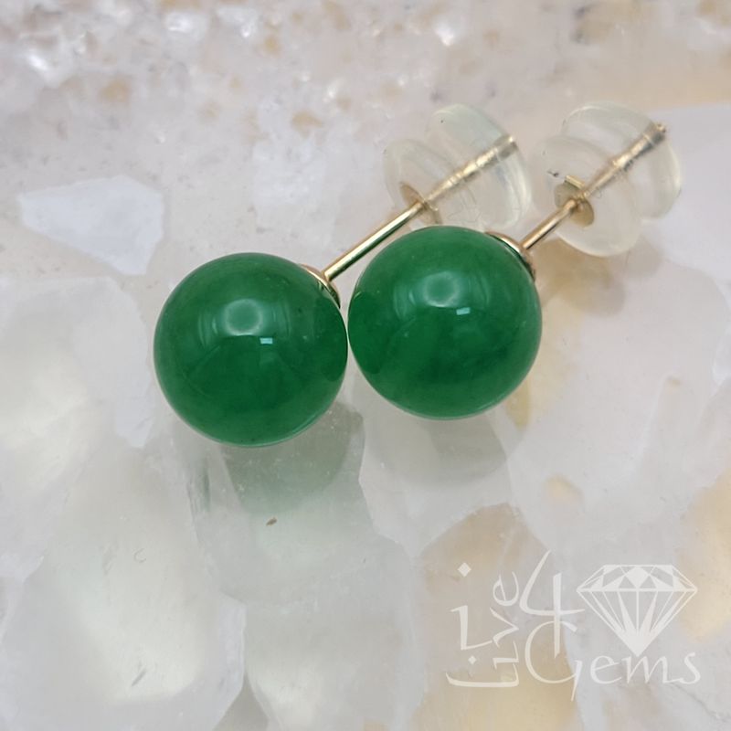 14kt 8mm Jade Stud