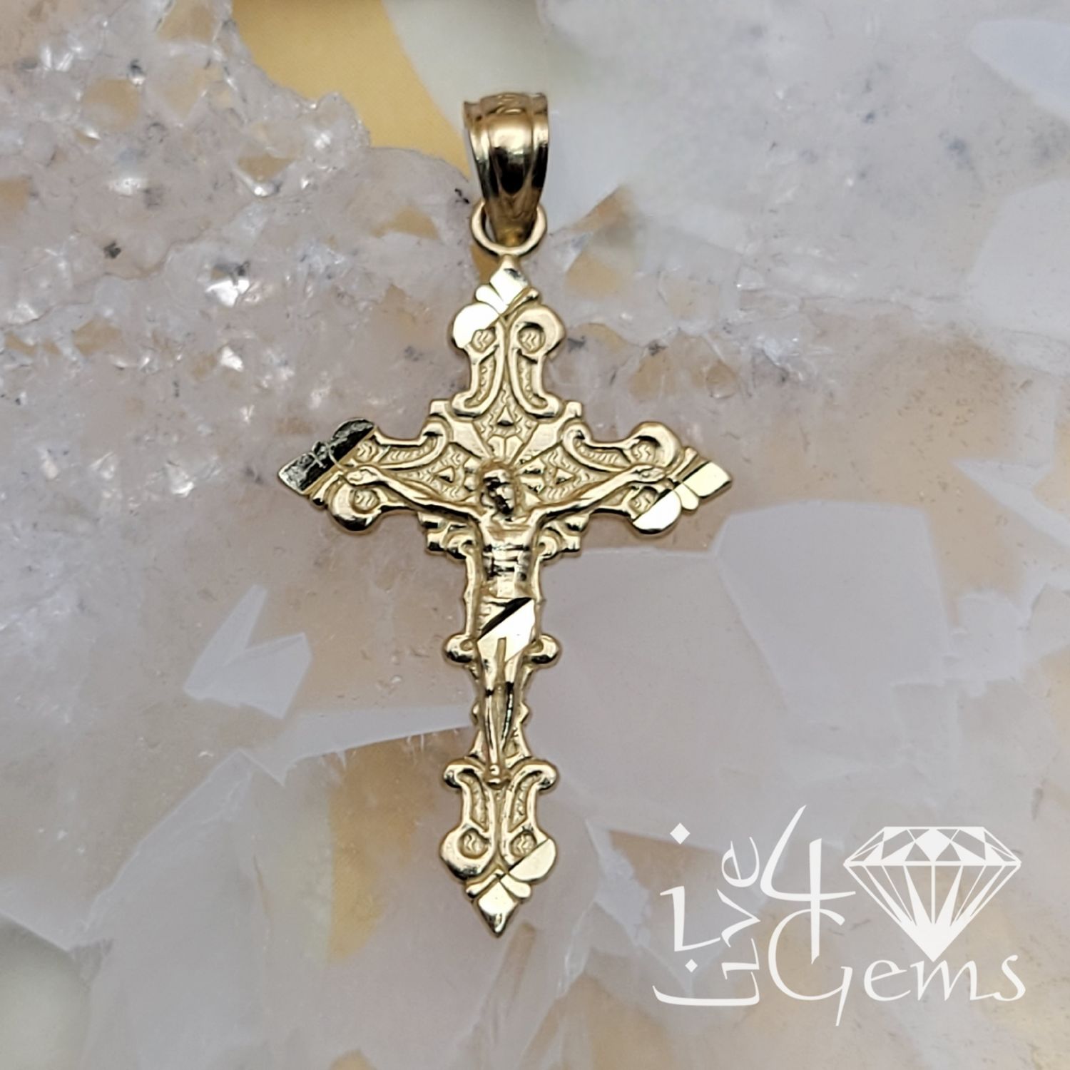 10kty Vintage Crucifix Pendant