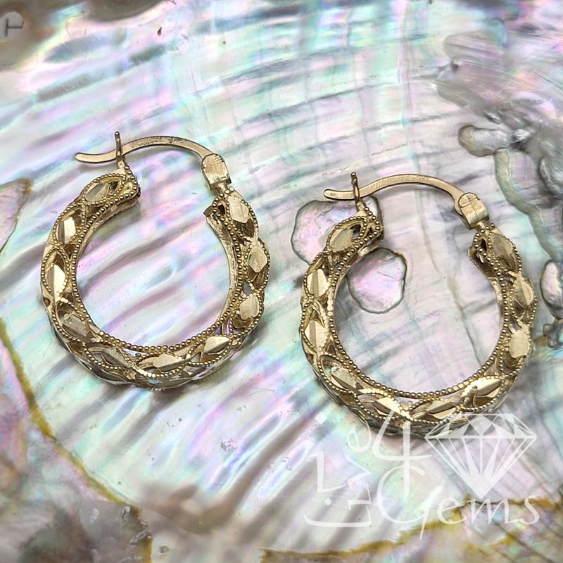 10kt Gold Basket Pattern Hoop