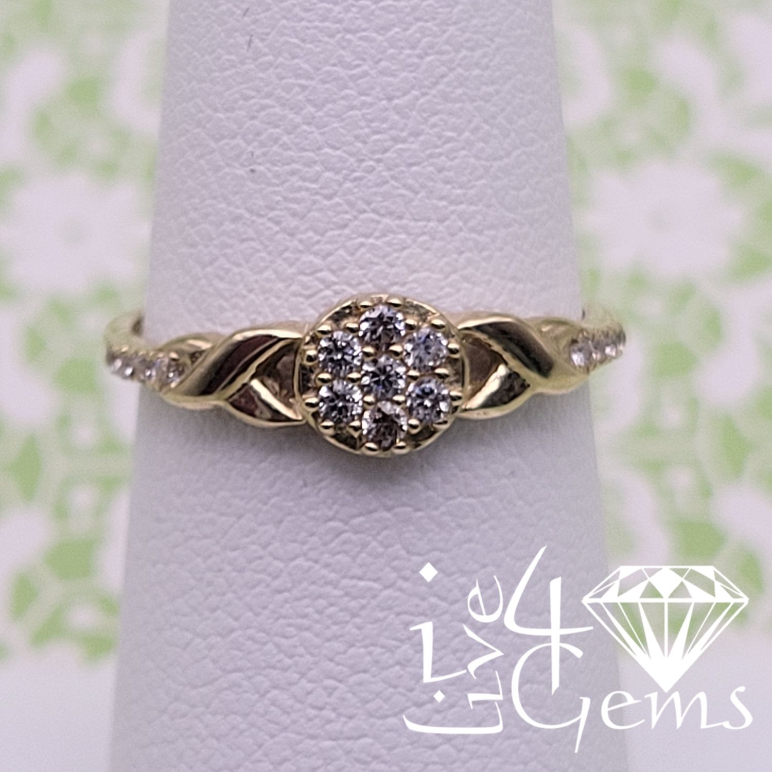 10kty Round Cz Cluster Twist Ring