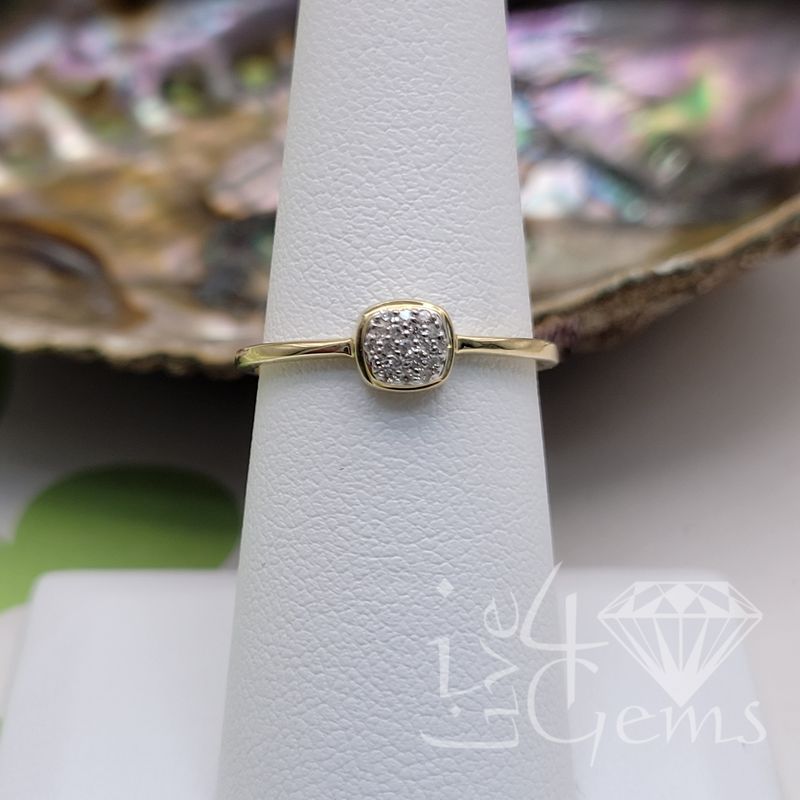 10kty 1/20ctw Dia Cushion Cut Cluster Ring