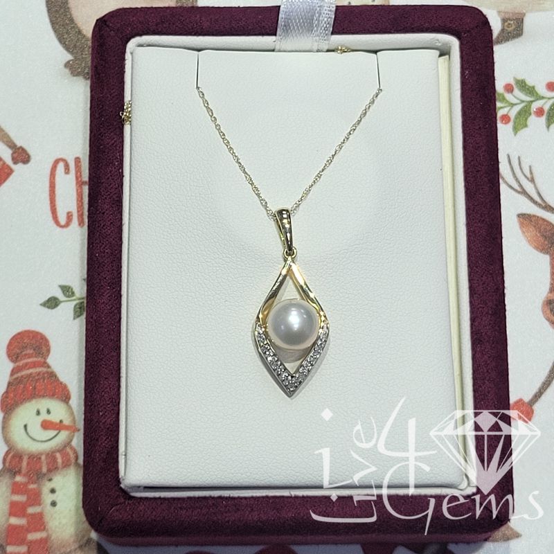 10kty 0.08ctw Dia Pearl Pear Pendant w Chain