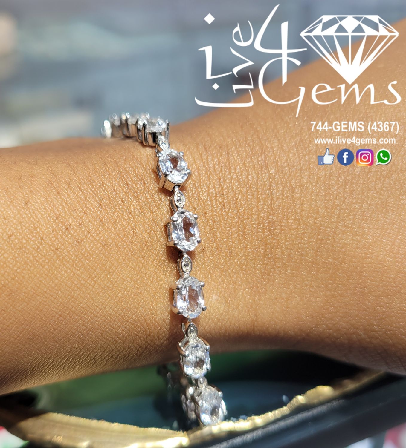 Silver 12ctw White Topaz Silver Bracelet