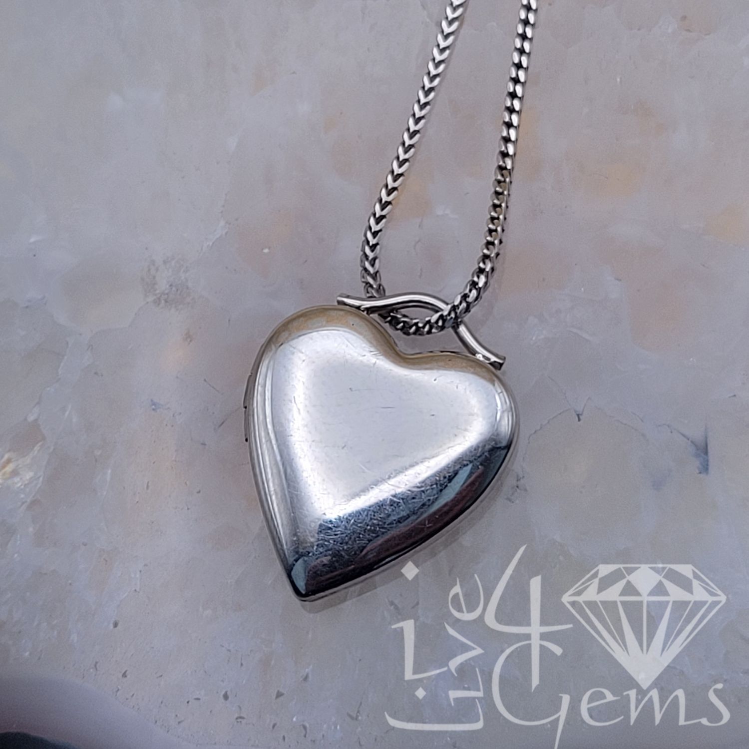 Heart Shaped Locket w Chain Style 1