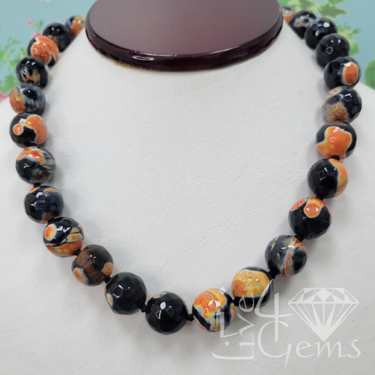 18.5&quot; Black and Orange Agate Hand-Knotted Necklace