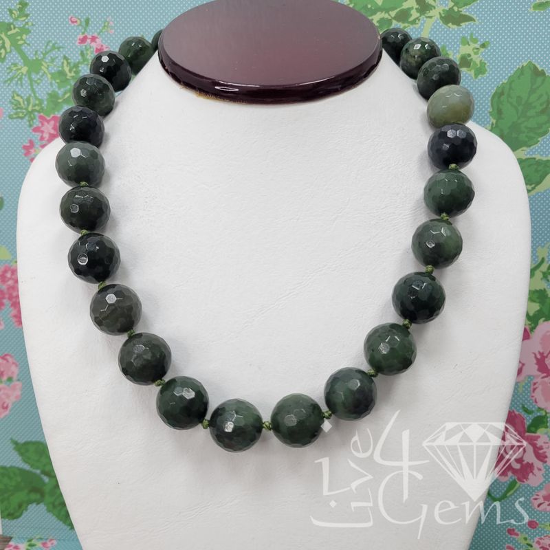 19&quot; Beaded Green Jade Necklace