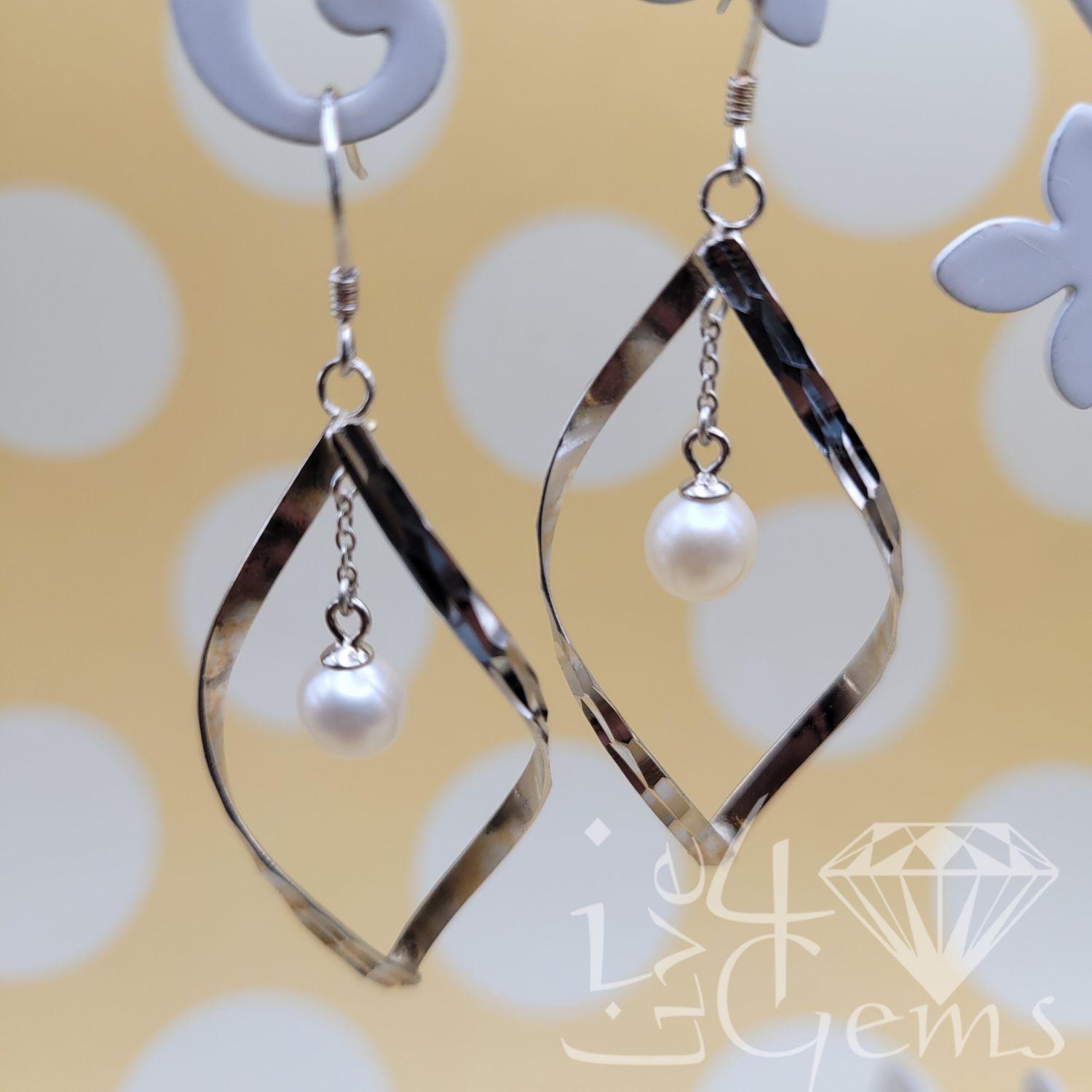 Silver Spiral Pearl Hanging Earring