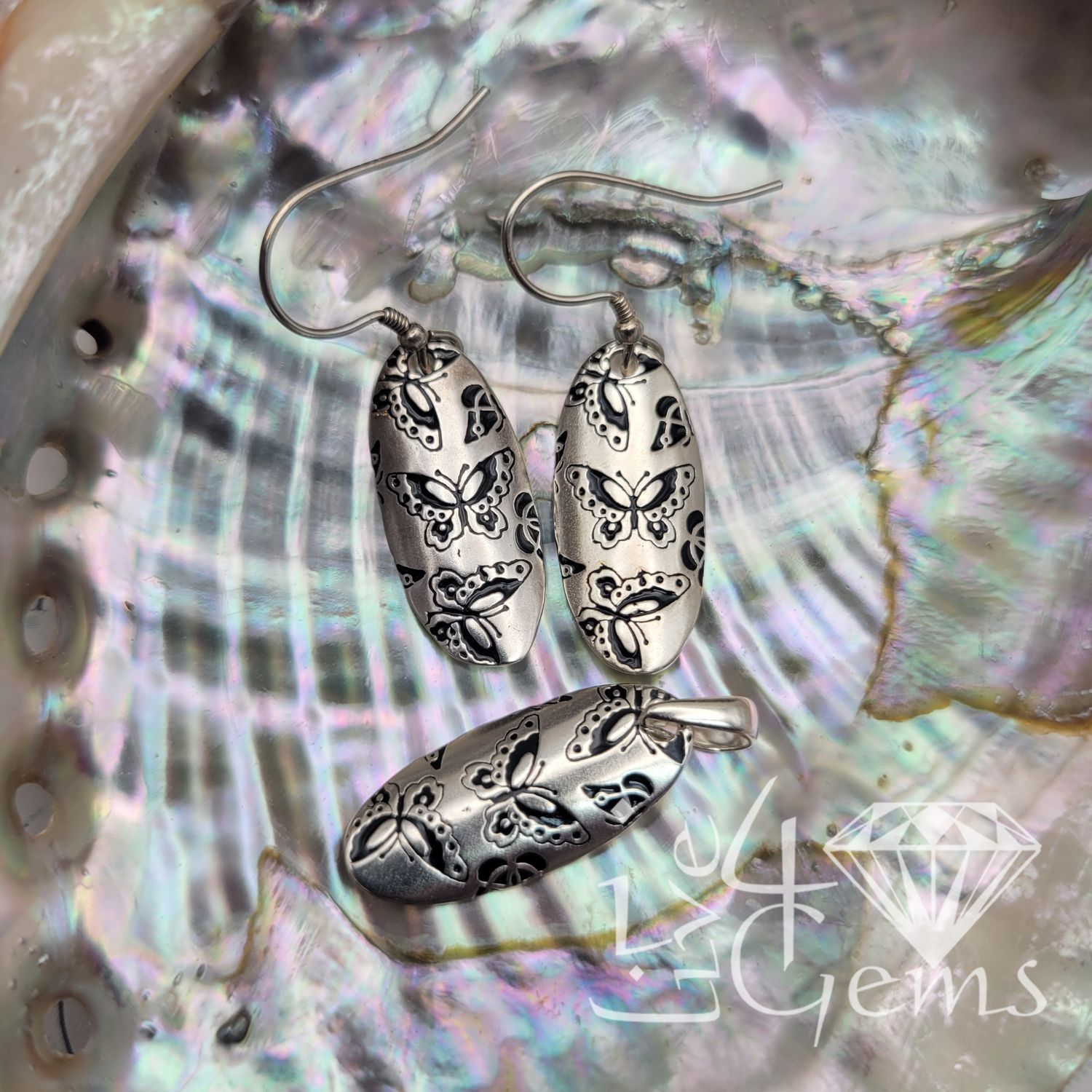Silver Oval Butterfly Black and White Pendant Earring Set